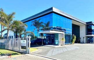 Immaculate Commercial HQ!   467m²