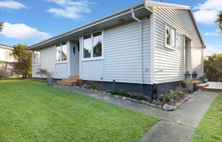 22 Bartlett Grove, Tawa