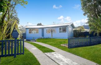 85 Riverpark Crescent, Henderson
