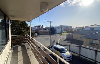 2/5 June Place, Hamilton East