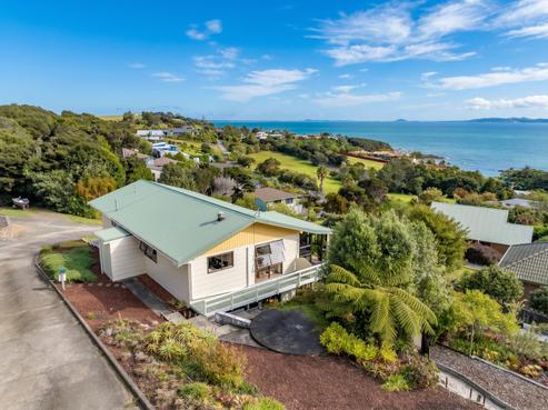 22 Bay View Road, Cable Bay