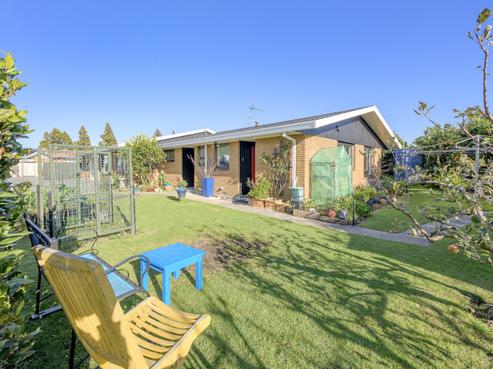 95B Levers Road, Matua
