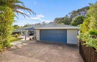 25 Woodfern Crescent, Titirangi