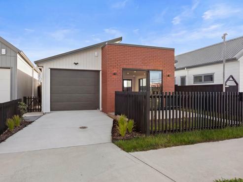 24 Taiheru Road, Karaka