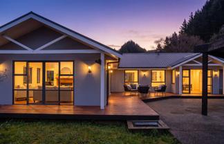 794 Hira Road, Hira