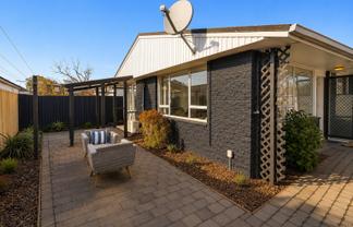 4/417 Worcester Street, Linwood