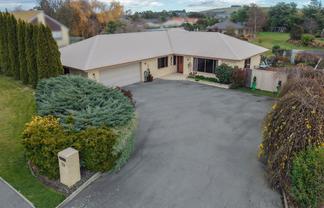 33 Essex Street, Weston
