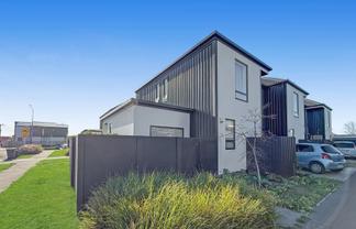 122 Warden St, Shirley