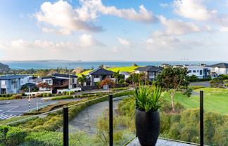 9 Coastview Lane, Long Bay