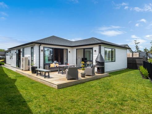 37 Matahae Crescent, Wainui