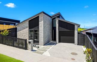 76 Huanui Drive, Orewa
