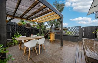 2/5 Witheford Drive, Bayview
