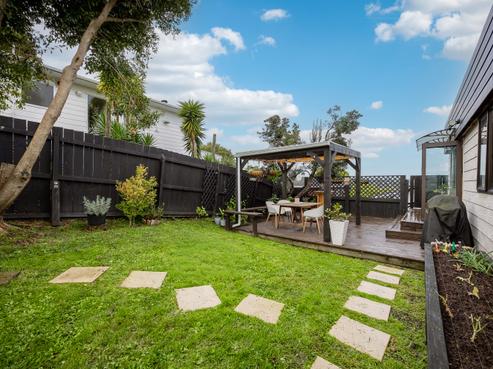 2/5 Witheford Drive, Bayview
