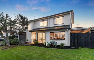 12 Coventry Way, Long Bay