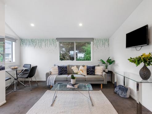 20/125 Queens Drive, Lyall Bay