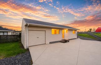 12A Sturges Road, Henderson