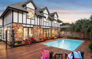 9B Otakau Road, Milford