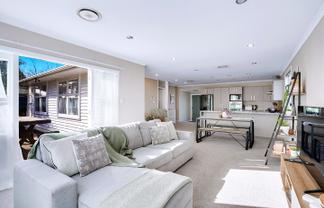 6 Cleveland Street, Bader