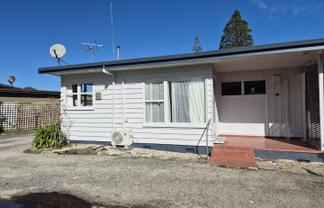 2/66 Oak Street, Mangapapa