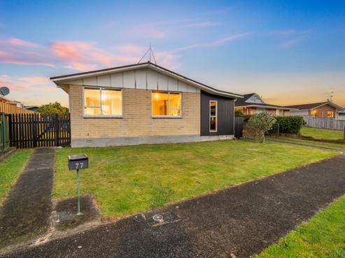 77 Pasadena Crescent, Totara Park