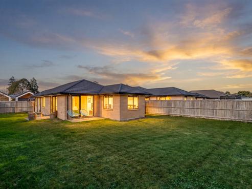 38 Tara Crescent, Woodend