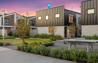 1/329 Lincoln Road, Addington