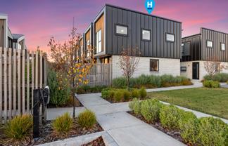 1/329 Lincoln Road, Addington