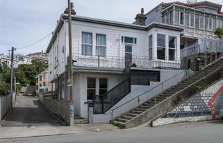 Bottom Fla/33 Hankey Street, Mount Cook