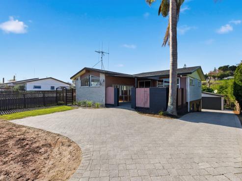 18 Olivine Street, Poike