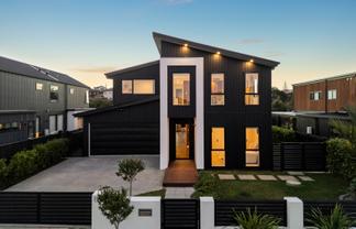 83 Riverhead Point Drive, Riverhead