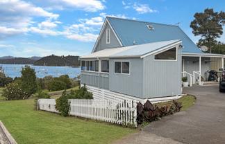 8 Kakapu Road, Russell