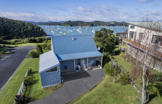 8 Kakapu Road, Russell