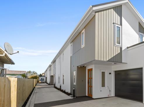 2/61 Waltham Road, Sydenham