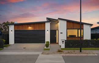 9 Earp Crescent, Chartwell