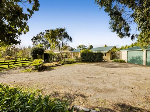 164 Cross Road, Lepperton