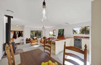 164 Cross Road, Lepperton