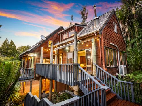 211 Shaw Road, Titirangi
