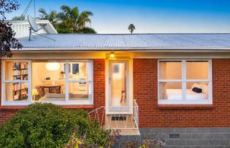 2/4 Penzance Road, Mairangi Bay