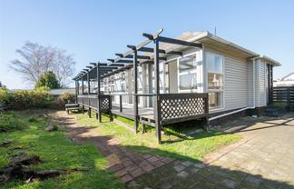 38 Clinkard Avenue, Glenholme
