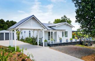 104 Ferry Road, Clive