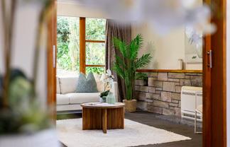 296 Main Road, Tawa