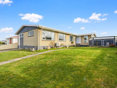 231 Conyers Street, Strathern