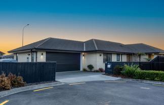 10 Carmello Grove, Richmond