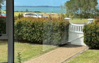 19 Macleans Rd, Bucklands Beach