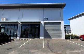 Functional Industrial Base | 147 m2