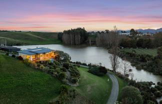 12 Lake View Place, Fairhall