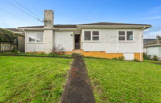 37 Featherston Crescent, Otara