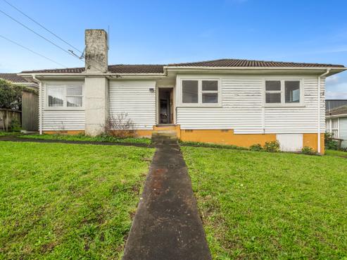 37 Featherston Crescent, Otara
