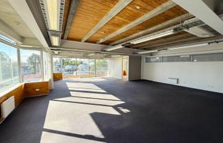SUN-FILLED PONSONBY OFFICE WITH BALCONY
