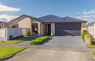 11 Waterford Avenue, Northwood